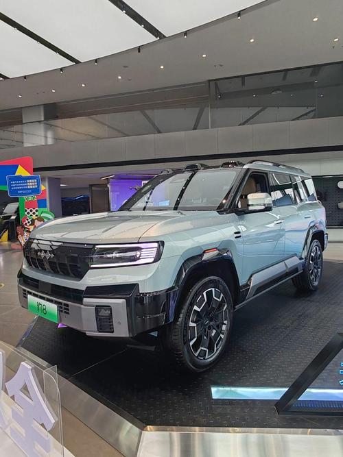 成都4比亚迪方程豹硬派越野的爆款，英菲尼迪35周年与你共成长
